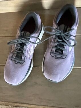 Brooks Ghost Running Shoes Women size 10 Purple Athletic Sneakers Lightweight